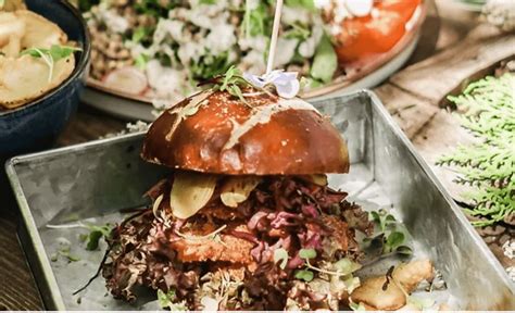 The Best Hamburgers in Marbella: A Culinary Journey.
